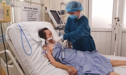 Cụ bà bỗng dưng sốt cao, suy hô hấp nguy kịch, bất ngờ khi tìm ra thủ phạm