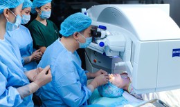 Phẫu thuật tật khúc xạ: Những lưu ý chăm sóc mắt sau mổ