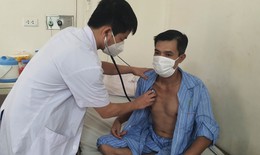 Tưởng nhồi máu cơ tim, ai ngờ mắc bệnh lý ít gặp ở phổi, rút ra 1,5 lít máu tươi lẫn khí