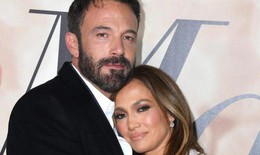 Gần 20 năm sau lần đính hôn đầu tiên, Jennifer Lopez và Ben Affleck đã chính thức kết hôn