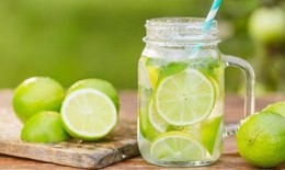 Uống nước chanh ấm mỗi sáng để tăng sức khỏe và cải thiện vóc dáng