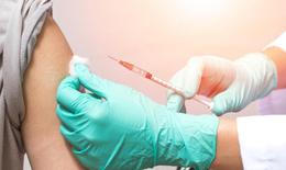 Tiêm vaccine tăng cường để đối phó với biến thể phụ BA.5