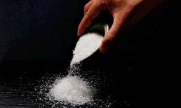 Cách giảm muối trong khẩu phần ăn cho người tăng huyết áp
