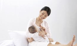 Sữa mẹ giúp bảo vệ trẻ sơ sinh và trẻ nhỏ trong đại dịch COVID-19