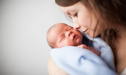 Làm sao để trẻ bú mẹ bổ sung canxi an toàn và hiệu quả?