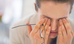 Nhức mỏi mắt có thể gây suy giảm thị lực