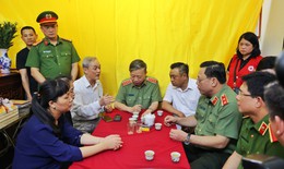 Bộ trưởng Tô Lâm động viên thân nhân các chiến sĩ Cảnh sát PCCC vượt qua nỗi đau, nỗi mất mát
