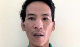 Nhận 'lót tay' 100 triệu đồng để làm sổ đỏ, cán bộ địa chính bị bắt