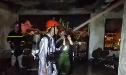 Hà Nội: Cháy nhà dân trong đêm, lực lượng PCCC chiến đấu với giặc lửa dập tắt vụ hỏa hoạn
