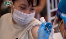 Đà Nẵng phát động tăng cường tiêm vaccine phòng COVID-19 cho cán bộ y tế 
