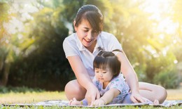 Cha mẹ đầu tư cách này, con thông minh từ thuở lọt lòng