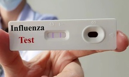 'Loạn giá' kit xét nghiệm cúm: Hiệu thuốc khan hiếm, mạng xã hội tràn lan