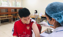 Y tế quận Ba Đình tổ chức tiêm vaccine COVID-19 mũi 3 cho trẻ từ 12 đến 17 tuổi