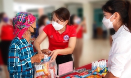 Mang yêu thương đến với bệnh nhân nghèo vùng cao