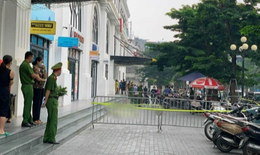 Trẻ 14 tuổi rơi từ tầng cao của tòa nhà B6 Giảng Võ, Hà Nội