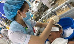 Các bệnh viện ở TP.HCM than thiếu điều dưỡng, khó tuyển dụng vì lương thấp, áp lực cao