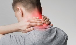 Đau vùng cổ, vai và một bên tay là biểu hiện của bệnh gì?