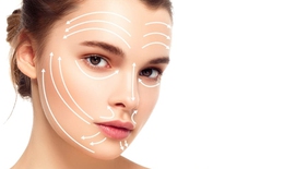 Chuyên gia hướng dẫn mát-xa vùng mặt giúp trẻ hóa làn da