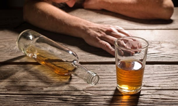 Những biến chứng thần kinh do rượu bạn không thể bỏ qua nếu thường xuyên uống 