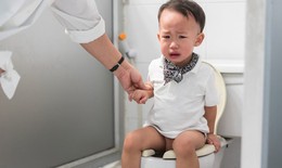 5 tuyệt chiêu giúp trẻ xua tan nỗi lo táo bón kéo dài