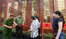 Gắn biển, thêm tên 3 liệt sĩ Cảnh sát PCCC&CNCH Hà Nội hy sinh khi làm nhiệm vụ