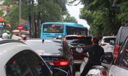 Người dân ùn ùn về Thủ đô, cửa ngõ Hà Nội và nhiều tuyến đường tắc nghẽn