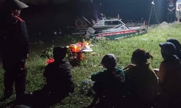 Trượt chân rơi xuống sông Đáy, 2 học sinh bị dòng nước cuốn trôi