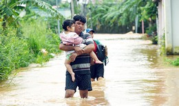 Đồng Nai: Lũ tràn vào sân trường, hơn 3.600 học sinh phải nghỉ học