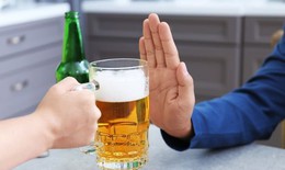 Chuyên gia dinh dưỡng lưu ý cách sử dụng rượu, bia an toàn trong ngày Tết
