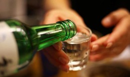 Nữ sinh 15 tuổi tử vong do uống rượu