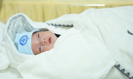 Kỳ tích đầu năm: Nuôi dưỡng thành công trẻ sinh non người nước ngoài, nặng 500gram chào đời khi gần 26 tuần