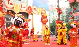 Tiệm vàng mở cửa từ 6h đến 23h đón khách ngày vía Thần Tài