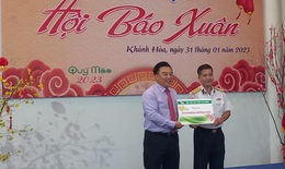 Báo Tết đến với quân dân đảo Trường Sa