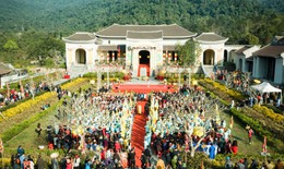 Quảng Ninh: Du khách tấp nập về Yên Tử, đền Cửa Ông trong ngày khai hội