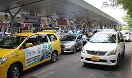 Đề xuất làm bãi đậu xe tạm tại sân bay Tân Sơn Nhất phục vụ Tết