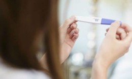 Nhiều bạn trẻ còn ngại ngùng, xấu hổ, nghĩ mua bao cao su là việc làm sai trái