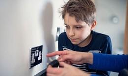 Để tránh tai nạn về điện cho học sinh, trường học cần lưu ý những gì?