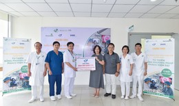 Thủy tinh thể nhân tạo 'made in Việt Nam'