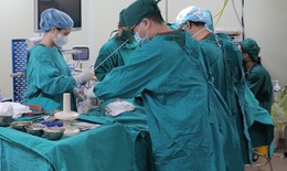 Cực hiếm: Cụ bà 71 tuổi bị u phổi nặng 3 kg 