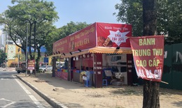 Bánh Trung thu "đại hạ giá' xả nghìn cái mỗi ngày
