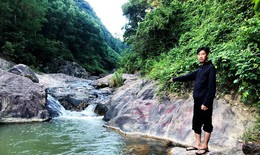 Đề xuất khen thưởng người đàn ông cứu sống cháu bé ngã xuống khe nước sâu