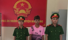 Bắt nam thanh ni&#234;n t&#244;ng xe l&#224;m CSGT bị thương