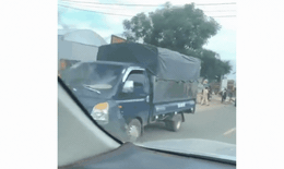 Học sinh cấp 2 tử vong tại chỗ sau va chạm với xe bán tải