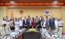 Bộ trưởng Đào Hồng Lan tiếp các chuyên gia của Quỹ từ thiện Bloomberg