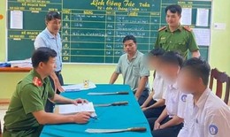 3 học sinh l&#234;n mạng mua dao đến trường để giải quyết m&#226;u thuẫn