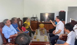 Nguyên nhân người cha ném con gái ra đường làm rạn xương vai
