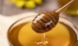 5 lợi &#237;ch cho da khi d&#249;ng mật ong v&#224;o m&#249;a đ&#244;ng