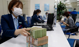 Lãi suất liên ngân hàng bất ngờ ‘dậy sóng’ những ngày cuối năm