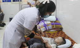 Cơ chế khuyến khích địa phương có chính sách thu hút cán bộ, nhân viên y tế