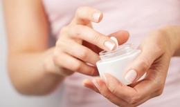 Cách chăm sóc da mụn trong mùa đông